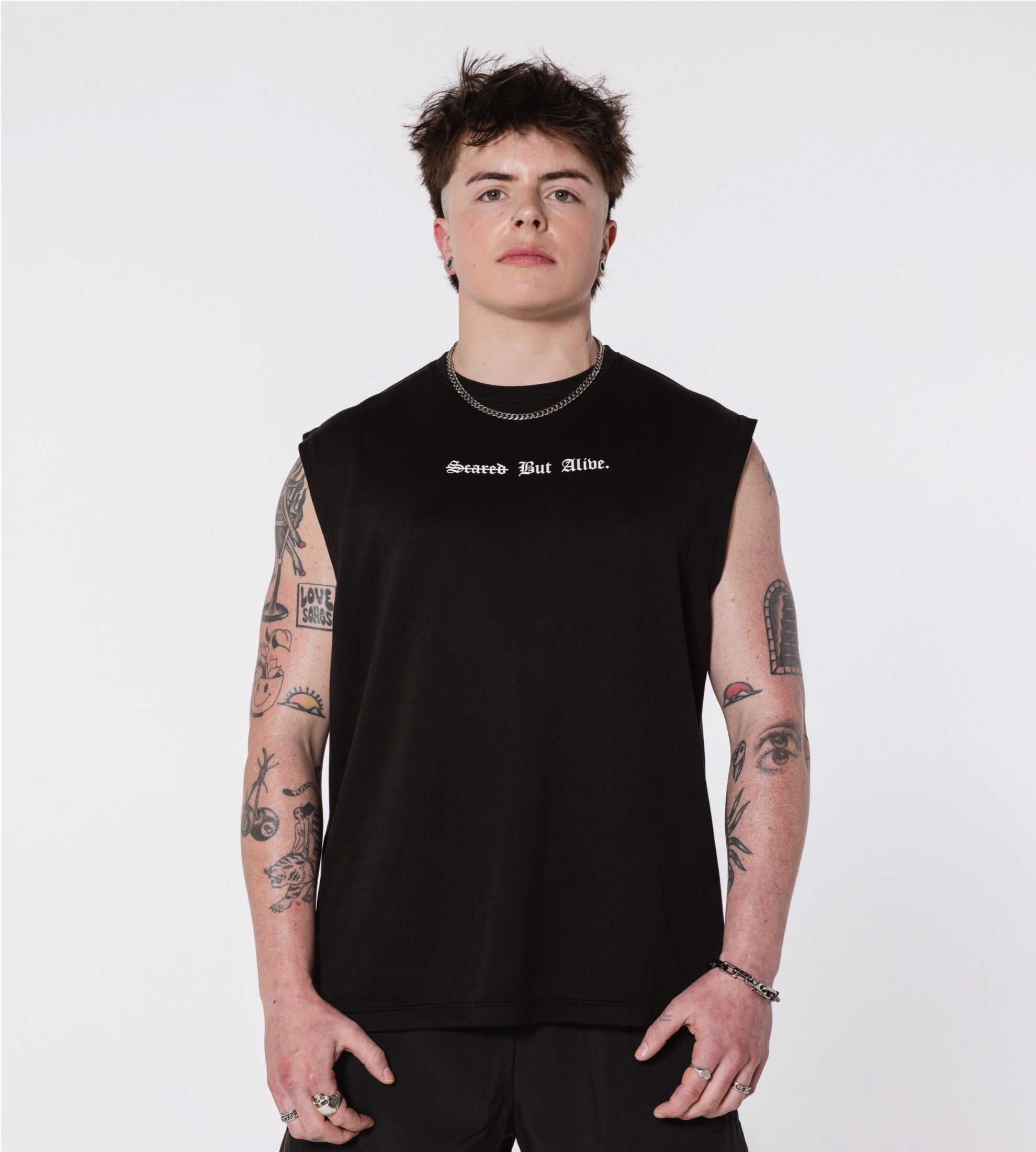 London Tank Black Out front fit crop