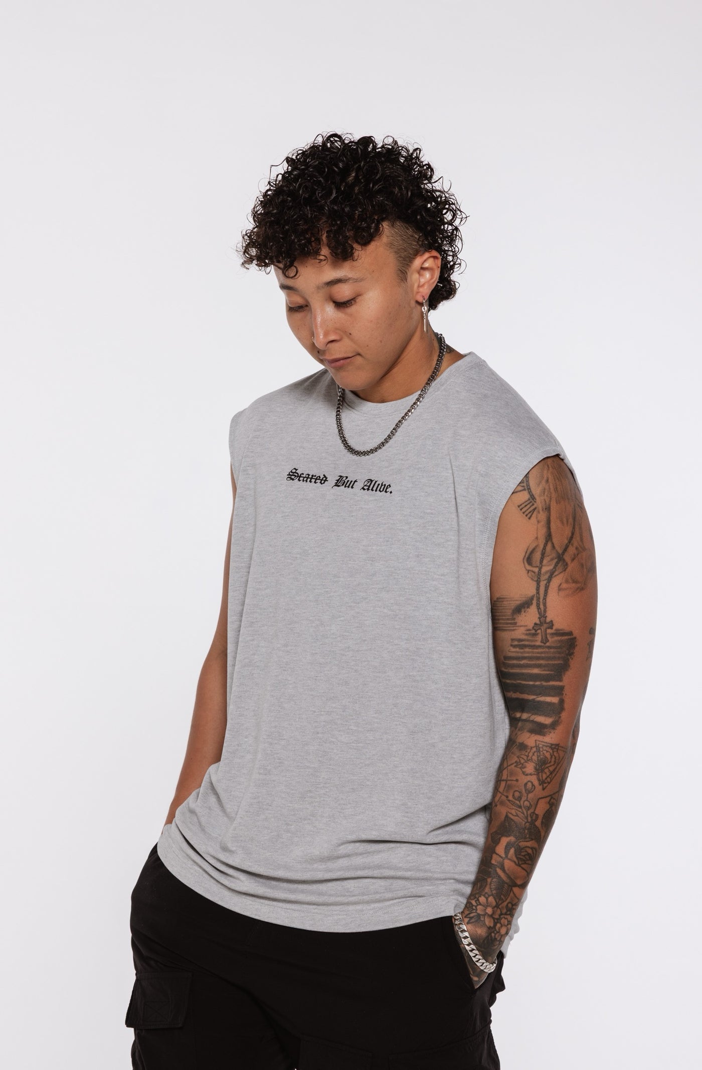 London Tank Shadow Heather relaxed fit on second model