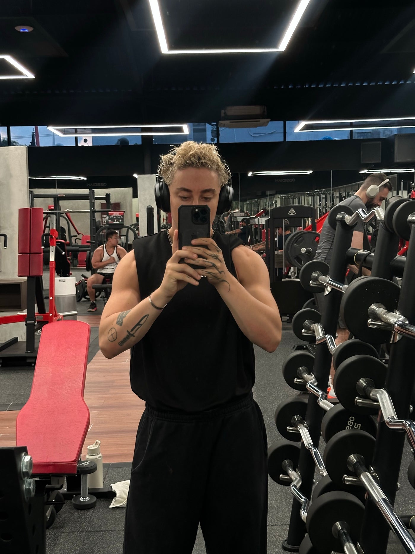 Stockholm Tank Black Out gym mirror fit