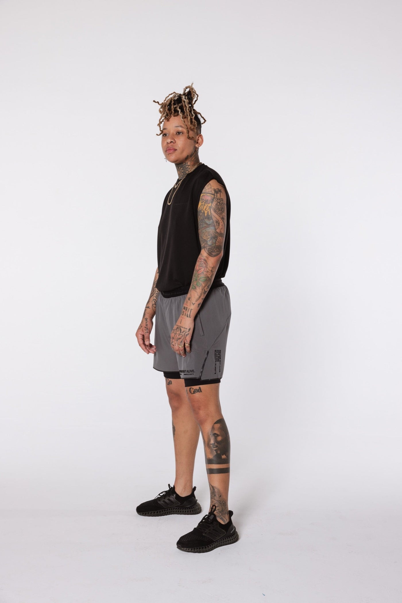 Berlin 7 inch Short Carbon Gray side pocket and liner detail