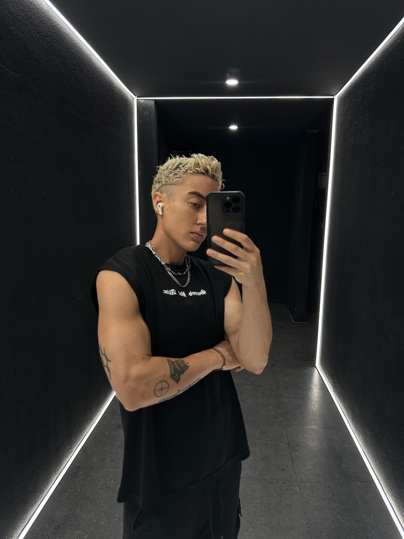 Ibiza Rib Tank Black Out studio side fit