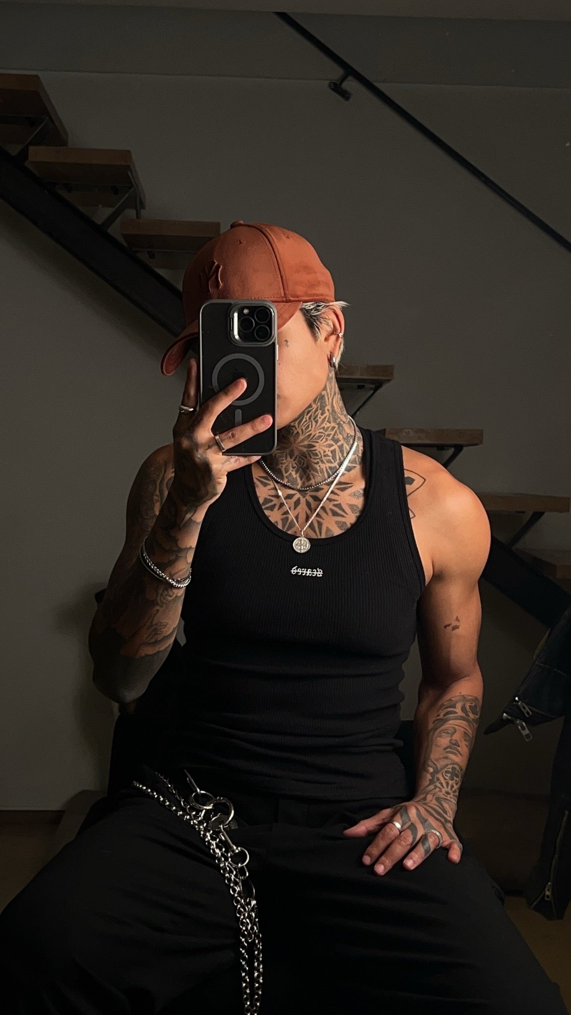 Ibiza Rib Tank Black Out mirror selfie fit
